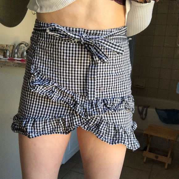 Princess Polly Gingham ruffled skirt - Picture 6 of 7